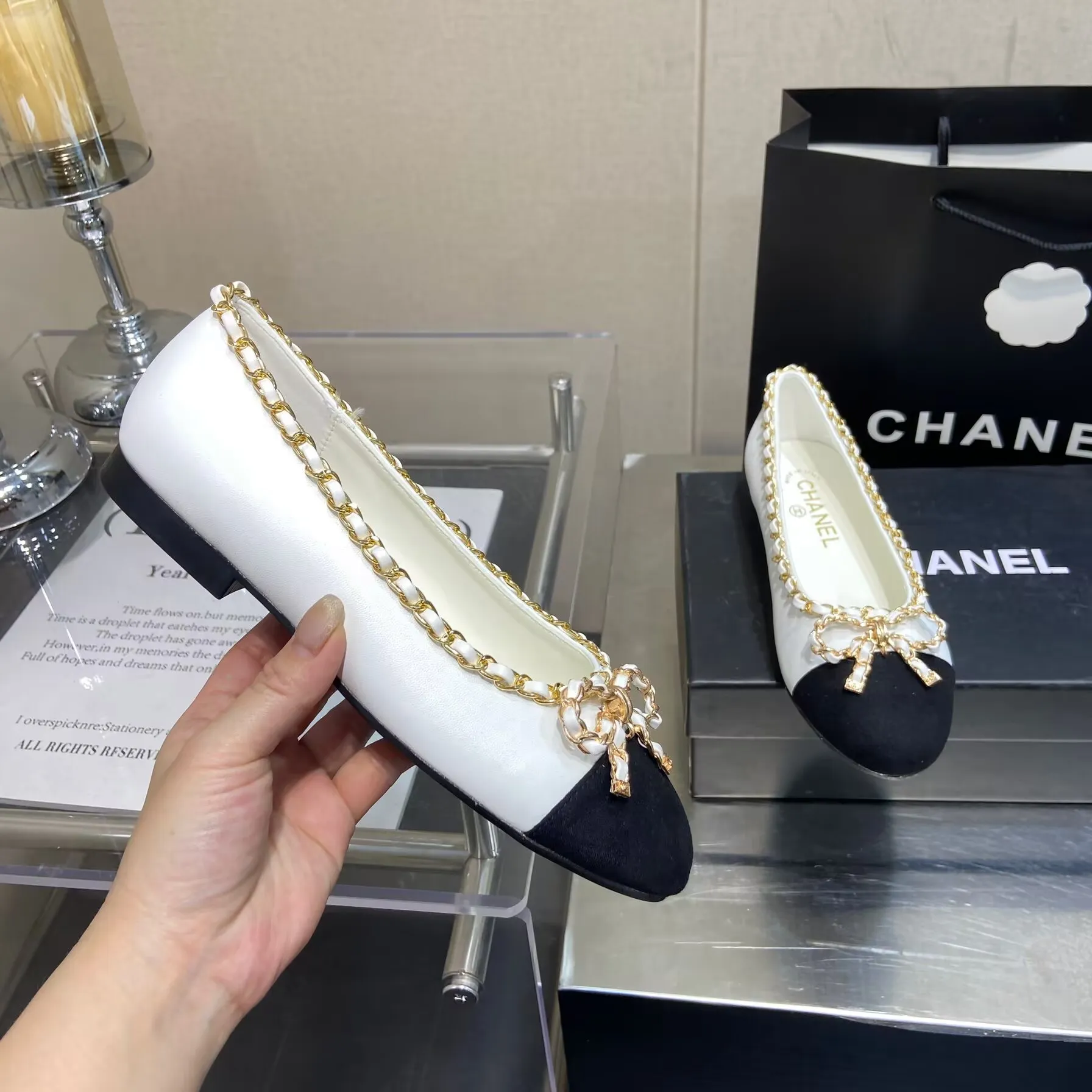 👟👟Ex-factory price 460👟👟 Women's Shoes Women's Clothing CHANEL Chanel 2025 Counter New Limited Edition New on Official Website World Premiere CHANEL Chanel 🔥50SS-Chain Mary Jane/CHANEL Beauty Shoes/chanel Shoe Control/chanel Mary Jane Little Red Book Be the first to log in Chanel counters hotly recommend new autumn and winter Mary Jane/shoe cabinet new products🌟 ➤ Original mold opening and purchasing version ➤ Imported cowhide ➤ Foot pad sheepskin ➤ Private film genuine leather outsole ➤ Full set of counter packaging Size: 35-41 40 41 Customized, non-refundable and non-exchangeable